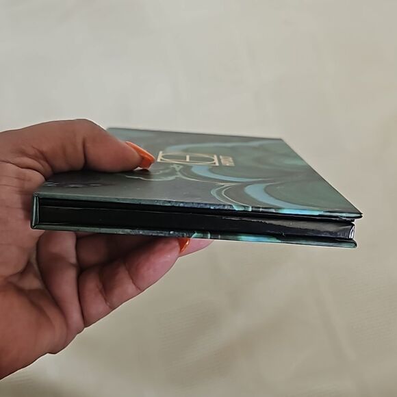 Hipdot Pressed Eyeshadow Palette 15 Beautiful Shades Green - Picture 8 of 16